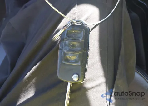 2010 Volkswagen New Beetle 2.5L z USA, uszkodzony, nr VIN 3VWPG3AG3AM014932